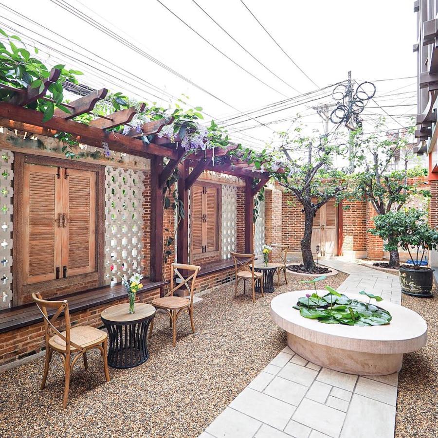 Sanae' Oldtown Hotel Чиангмай Экстерьер фото
